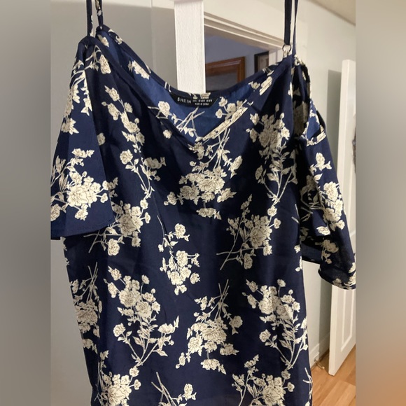SHEIN Tops - NWOTS Ladies Top